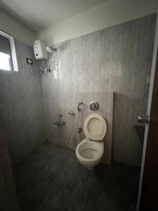 Bathroom Image of 1400 Sq.ft 3 BHK Apartment / Flat for rent in New Alkapuri Vadodara for Rs. 19000
