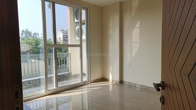 Bedroom Image of 1800 Sq.ft 3 BHK Builder Floor for rent in Chittaranjan Park New Delhi for Rs. 100000