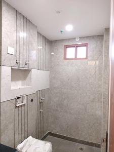 Common Bathroom Image of 1500 Sq.ft 4 BHK Builder Floor for sale in Chandra Park New Delhi for Rs. 14500000