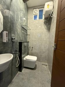 Bathroom Image of 2600 Sq.ft 3 BHK Villa for sale in Rakki Palayam Coimbatore for Rs. 16500000