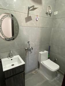 Bathroom Image of 720 Sq.ft 3 BHK Apartment / Flat for rent in Dwarka Mor New Delhi for Rs. 22000