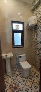 Bathroom Image of 650 Sq.ft 1 BHK Builder Floor for rent in Palam Vihar Extension Gurgaon for Rs. 18500