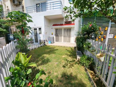 Image of 1260 Sq.ft 2 BHK Apartment / Flat for rent in Paramount Golfforeste Premium Apartments, Surajpur, Greater Noida for Rs. 25000