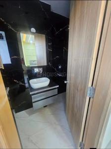 Bathroom Image of 600 Sq.ft 1 RK Apartment / Flat for rent in Noida Extension Greater Noida for Rs. 14000