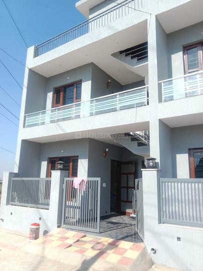 M M ESTATE Main Image 1