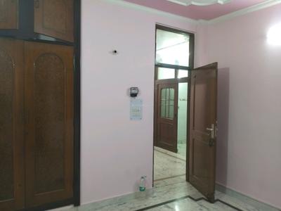 Bedroom Image of 1440 Sq.ft 3 BHK Builder Floor for rent in Mukherjee Nagar New Delhi for Rs. 50000