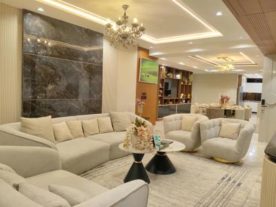 Living Room Image of 4500 Sq.ft 4 BHK Builder Floor for sale in Adani Luxury Floors, Sector 65 Gurgaon for Rs. 69000000