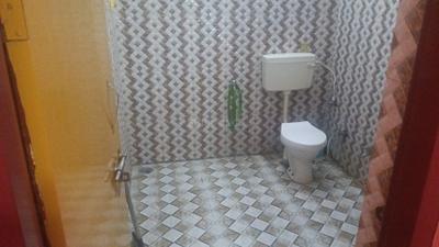 Bathroom Image of 1935 Sq.ft 2 BHK Builder Floor for rent in Kisan Path Lucknow for Rs. 14000