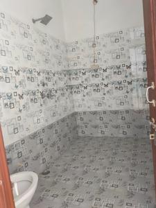 Bathroom Image of 100 Sq.ft 1.5 BHK Builder Floor for rent in Tehsil Sirsa Sirsa for Rs. 6000