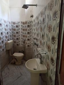 Bathroom Image of 1200 Sq.ft 2 BHK Builder Floor for rent in Jagrati Vihar Meerut for Rs. 10000