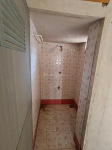 Bathroom Image of 400 Sq.ft 2 BHK Apartment / Flat for rent in Hari Nagar Rajkot for Rs. 3000