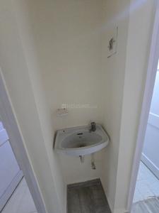 Bathroom Image of 525 Sq.ft 1 BHK Apartment / Flat for rent in Kandivali East Mumbai for Rs. 34000
