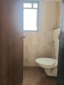 Common Bathroom One Image of 650 Sq.ft 1.5 BHK Apartment / Flat for sale in VTP Purvanchal, Kesnand Pune for Rs. 3650000