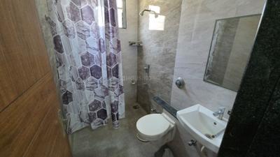 Sumerru Golden Leaf Bathroom Two 4