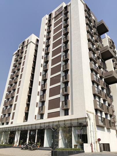 Aaravi 119 Main Image 1