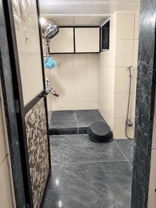 Bathroom Image of 1100 Sq.ft 3 BHK Apartment / Flat for rent in Dadar East Mumbai for Rs. 70000