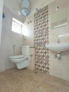 Bathroom Image of 1000 Sq.ft 2 BHK Builder Floor for rent in Harlur Bengaluru for Rs. 31000