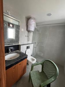 Bathroom Image of 2899 Sq.ft 4.5 BHK Villa for rent in Godrej Golf Link, Jaypee Greens Greater Noida for Rs. 180000