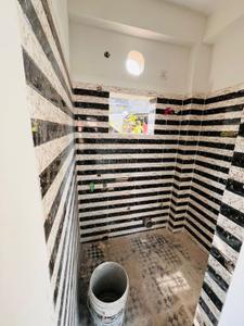 Bathroom Image of 900 Sq.ft 3 BHK Apartment / Flat for sale in Haltu Kolkata for Rs. 1900000