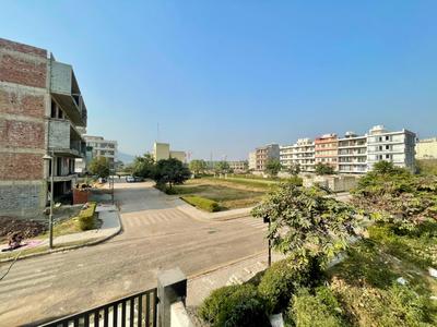 Image of 3250 Sq.ft 4 BHK Apartment / Flat for sale in DLF The Valley Central, Sector 3, Panchkula for Rs. 26499999