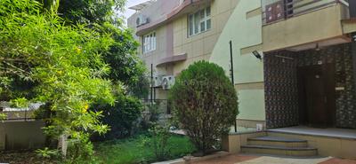 Image of 2780 Sq.ft 4 BHK Villa for rent in Thaltej, Ahmedabad for Rs. 80000