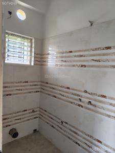 Bathroom Image of 926 Sq.ft 2 BHK Apartment / Flat for sale in Chinar Park Kolkata for Rs. 5100000