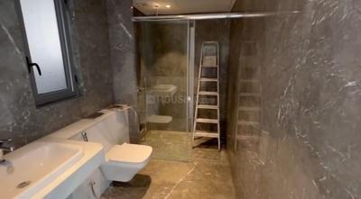 Bathroom Image of 2700 Sq.ft 4 BHK Apartment / Flat for sale in Rustomjee Crown, Prabhadevi Mumbai for Rs. 180000000