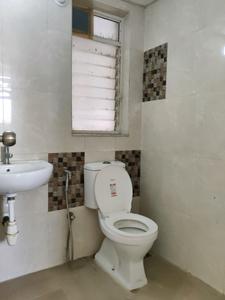 Common Bathroom Image of 560 Sq.ft 1 BHK Apartment / Flat for sale in Mahindra Happinest Kalyan, Bhiwandi Thane for Rs. 3900000