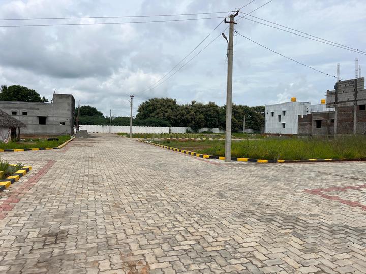 REDHILLS NEAR EDAPALAYAM Main Image 1