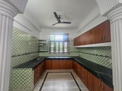 Kitchen Image of 1680 Sq.ft 3 BHK Builder Floor for rent in Big Block Builder Floor, Sector 46 Gurgaon for Rs. 40000