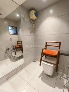 Image of 2000 Sq.ft 4 BHK Apartment / Flat for rent in Sunpharma Road, Vadodara for Rs. 40000