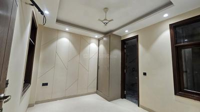 Bedroom Image of 1350 Sq.ft 3 BHK Builder Floor for sale in Freedom Fighters Enclave New Delhi for Rs. 9500000