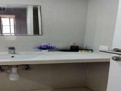 Bathroom Image of 1100 Sq.ft 2 BHK Apartment / Flat for rent in Hiranandani Chancery, Chikkasanne Bengaluru for Rs. 50000
