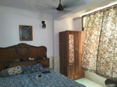 Bedroom Image of 950 Sq.ft 2 BHK Builder Floor for rent in Shakarpur Khas New Delhi for Rs. 28000