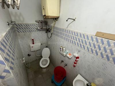 Bathroom Image of 1400 Sq.ft 3 BHK Apartment / Flat for rent in VGP Baby Nagar, Velachery Chennai for Rs. 34000