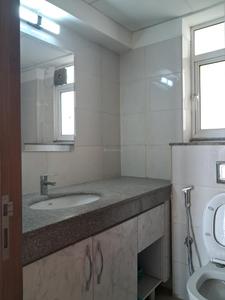 Common Bathroom Image of 1545 Sq.ft 3 BHK Apartment / Flat for sale in Godrej Woods, Sector 43 Noida for Rs. 32200000
