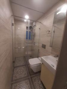 Bathroom Image of 750 Sq.ft 1 BHK Apartment / Flat for rent in Cumballa Hill Mumbai for Rs. 135000