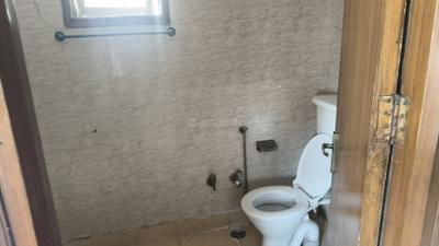 Image of 1650 Sq.ft 3.5 BHK Apartment / Flat for rent in CGHS NPSC Apartment, Sector 2 Dwarka, New Delhi for Rs. 45000