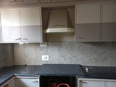 Kitchen Image of 950 Sq.ft 2 BHK Apartment / Flat for rent in Atur Park, Sangamvadi Pune for Rs. 40000