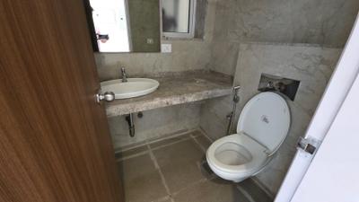 Image of 1000 Sq.ft 2 BHK Apartment / Flat for rent in L&amp;T Crescent Bay Tower T2, Parel, Mumbai for Rs. 139000
