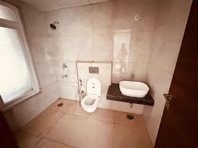Bathroom Image of 2460 Sq.ft 3 BHK Apartment / Flat for sale in ACE Parkway, Sector 150 Noida for Rs. 41500000