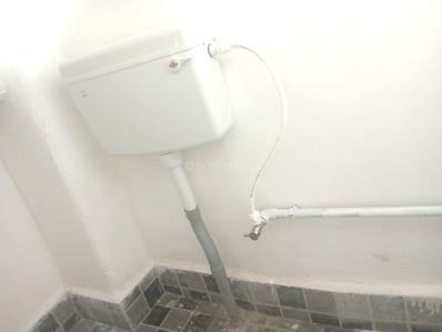 Bathroom Image of 400 Sq.ft 1 BHK Independent House for rent in Vyasarpadi Chennai for Rs. 6000
