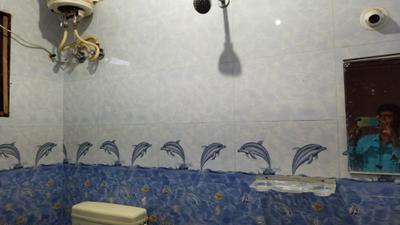 Bathroom Image of 500 Sq.ft 1 BHK Builder Floor for rent in Kumbalgodu Bengaluru for Rs. 5000
