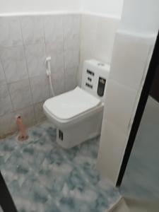 Bathroom Image of 700 Sq.ft 1 BHK Apartment / Flat for rent in Sector 34 Noida for Rs. 22000