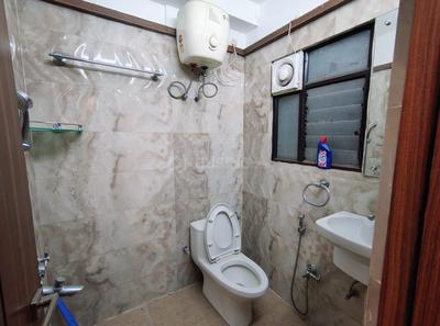 Bathroom Image of 1800 Sq.ft 3 BHK Apartment / Flat for rent in Lalpur Ranchi for Rs. 42000