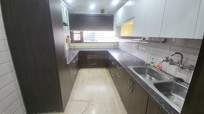 Kitchen Image of 1620 Sq.ft 3 BHK Builder Floor for rent in Anand Vihar New Delhi for Rs. 55000
