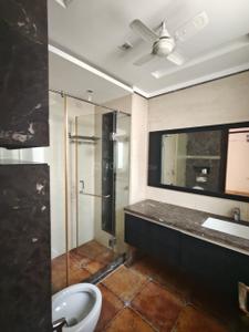 Bathroom Image of 3150 Sq.ft 4 BHK Independent House for rent in Safdarjung Development Area New Delhi for Rs. 210000