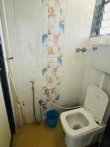 Bathroom Image of 300 Sq.ft 1 BHK Apartment / Flat for rent in Standard Mill, Prabhadevi Mumbai for Rs. 35000