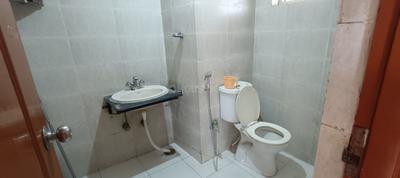 Bathroom Image of 2200 Sq.ft 3 BHK Apartment / Flat for rent in Hennur Bengaluru for Rs. 65000