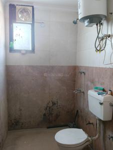 Bathroom Image of 800 Sq.ft 2 BHK Apartment / Flat for rent in Sultanpur New Delhi for Rs. 21000